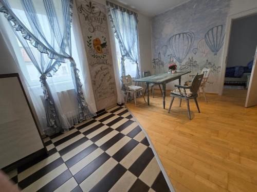 Spitz Apartment | Delightful Kunst Apartment in Schwalbenhaus – 9/10 Rated!