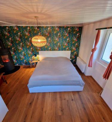 Visperterminen Apartment | Discover Kunstplanet: Family-Friendly in the Alps