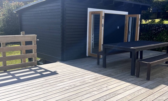 Coopers Beach Cottage | Discover a Classic Kiwi Beach Holiday with Ocean Views