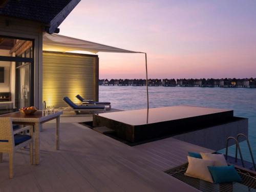 Kuredhivaru Resort | Discover Mӧvenpick Resort Kuredhivaru Maldives - 5 Star Escape