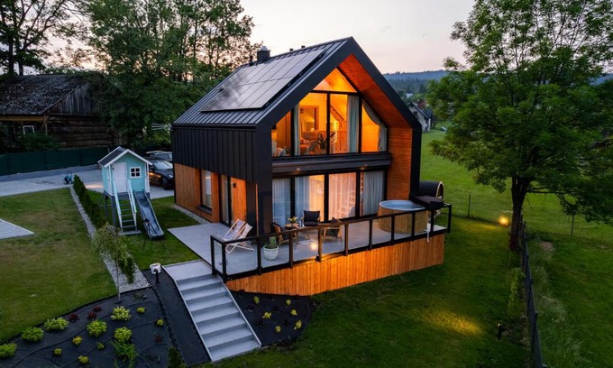 Nowy Targ House | Relax at Kurka Chata: Oceanfront Getaway with Hot Tub