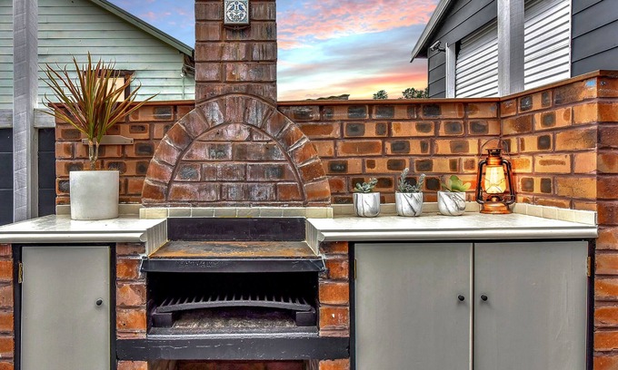Millfield Cottage | Discover Comfort at Kurlew Cottage with Family-Friendly Amenities
