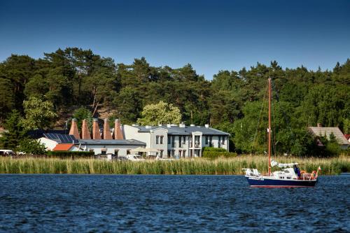 Wyspa Sobieszewska Apartment | Discover Kurort Stara Wędzarnia: Pet-Friendly Oceanfront Retreat