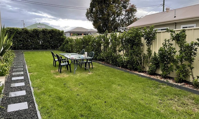 Kurri Kurri House | Kurri Kurri Country Cottage close to shops and freeway