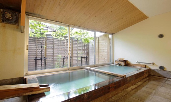 Kusatsu Onsen Hotel | Relax at Kusatsu Hotel Bekkan Wata no Yu - Hot Tub Retreat