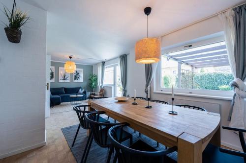 Hoetting House | Cozy Haven in Idyllic Neighborhood - Pet & Child Friendly