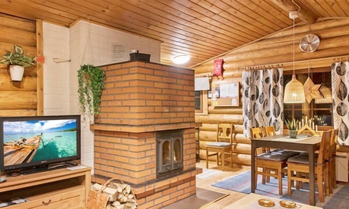 Yllasjarvi House | Relaxing Retreat at Kuusipirtti with Lake Views & Spa
