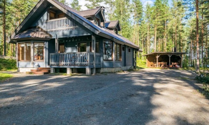 Mantyharju House | Experience Kuvalanranta: Lake View Retreat with Spa