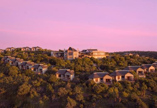 Blue Crane Route Cabin | Discover Kuzuko Lodge: Oceanfront Retreat with Spa & Pool