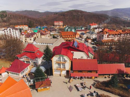 Polyana Hotel | Pet-Friendly Kvasova Voda: 10/10 Guest Rated Retreat