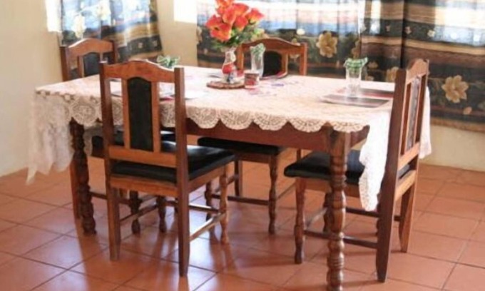 Livingstone Hotel | Budget-Friendly Kwesu Guest House with Family Amenities