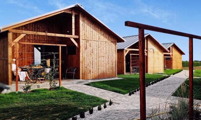 Obrazow Resort | Idyllic Kwitnące Jabłonie: Year-Round Retreat with Amenities