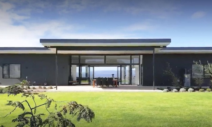 Hay House | Impressive Kwoorabup Views: Home with Inlet Scenery