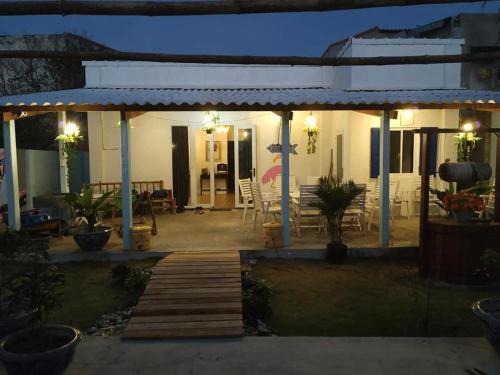 Quy Nhon House | Inviting Ky Co Nhon Ly Summer House with Family Amenities
