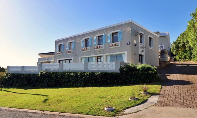 Still Bay House | Relax at Kykmar Beach House: Family-Friendly Retreat