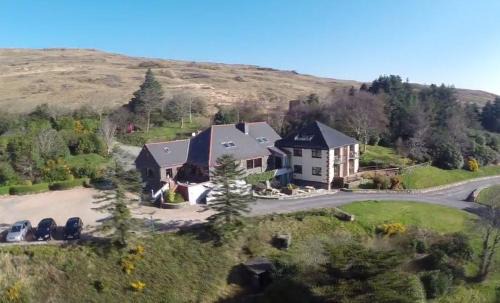 Kylemore Hotel | Discover Kylemore Pass Hotel: Pet Friendly and Rated 9.1/10