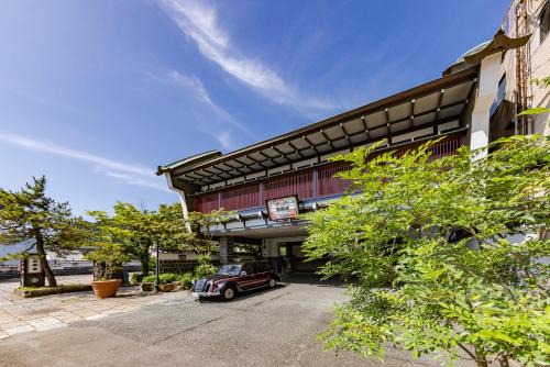 Takeo Hotel | Kyotoya: Family-Friendly Retreat with Hot Tub Access