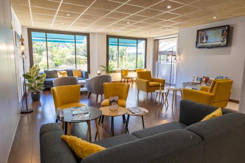 Nouan-sur-Loire Hotel | Pet-Friendly Retreat at Kyriad Blois Sud with Great Amenities