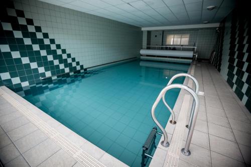 Clermont-Ferrand Hotel | Inviting Kyriad Clermont-Ferrand-Sud - La Pardieu Awaits