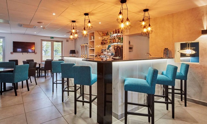 Porte Des Alpes - Mi Plaine - Manissieux Hotel | Convenient Stay at Kyriad Direct Lyon - Bron Eurexpo