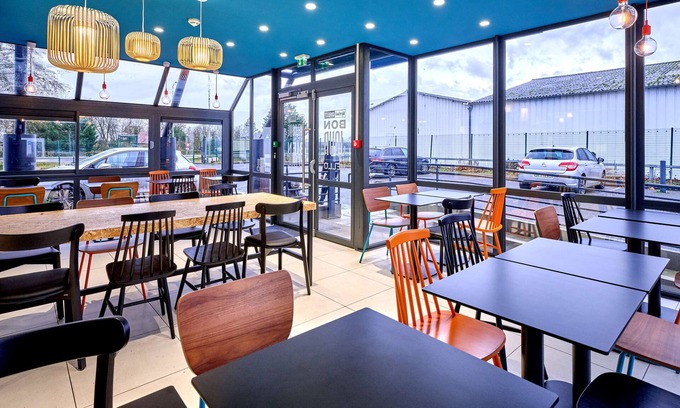 Toulon-sur-Allier Hotel | Comfortable Stay at Kyriad Direct Moulins Sud - Yzeure