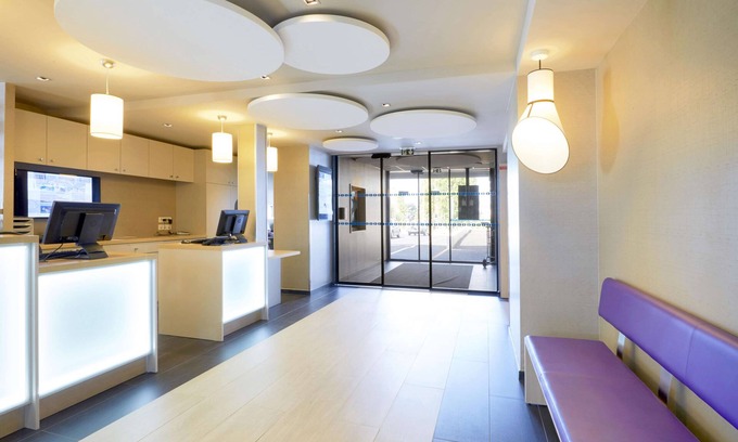 La Guymauviere-La Hulotais-La Bourelais Hotel | Relax at Kyriad Prestige Saint-Malo with Pool & Spa