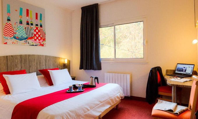 Pont-l'Abbe Hotel | Pet-Friendly Kyriad Quimper - Perfect for Family Getaways