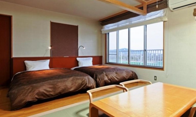 Tahara Hotel | Discover Kyukamura Irago: Family-Friendly with Hot Tub Access