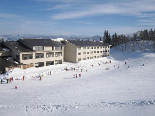 Myoko Hotel | Discover Kyukamura Myoko: Family-Friendly Retreat with Hot Tub