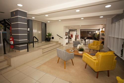 Sao Carlos Hotel | Discover Comfort at Láparos Hotel with Breakfast Included