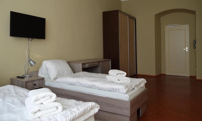 Lazne Kynzvart Hotel | Relax at Lázeňský dům Orlík with Pool and Hot Tub