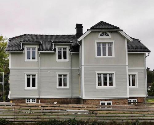 Dalsjofors Apartment | Inviting Apartment in Historic Villa, Central Dalsjöfors