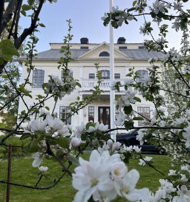 Harnosand Apartment | Charming Apartment in Historic Building - Family & Pet Friendly