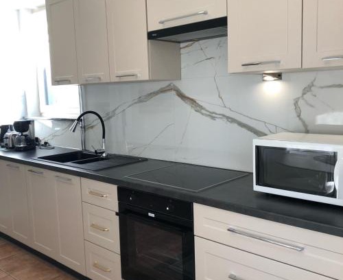 Simrishamn Apartment | Oceanfront Retreat: Lägenhet Thujan, Simrishamn - 9.4/10