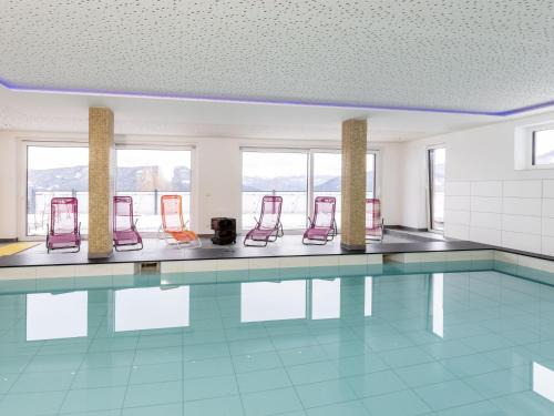 Mauterndorf Apartment | Top-Rated Lärchenhof: Family-Friendly with Private Pool