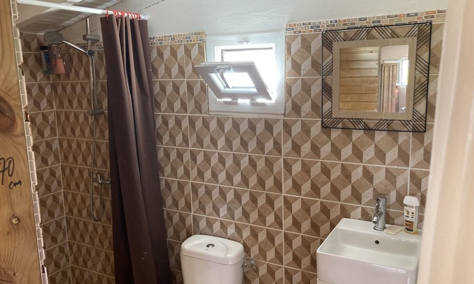 Port-Louis House | Discover Lève des Abeilles: Family-Friendly Getaway