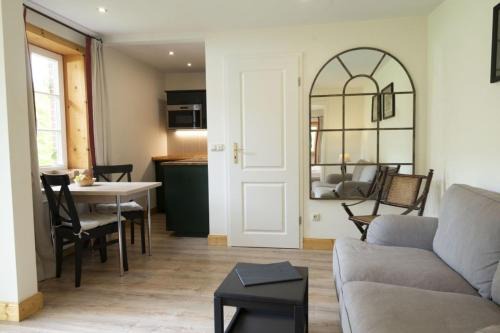 Luedersburg Apartment | Family-Friendly Stay at Lüdersburger Strasse 15e