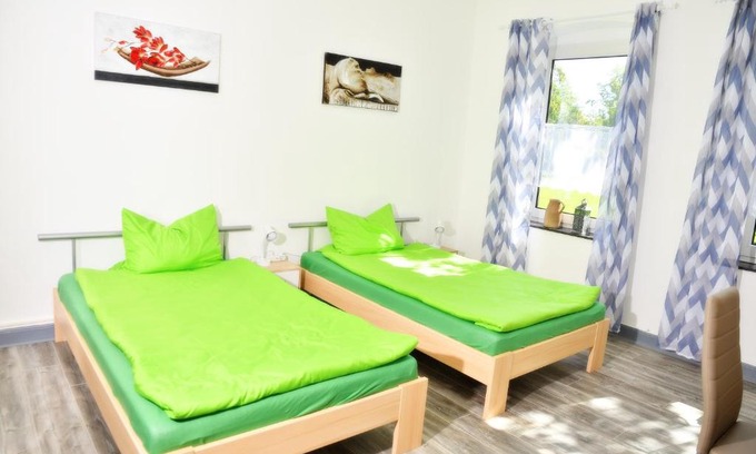Ennigerloh Hotel | Discover Lüggerts: Cozy Stay with Kitchen Amenities