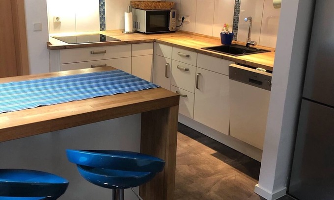 Harsweg House | Cozy Lüttes Huus: Pet-Friendly Retreat Near Emder Forest