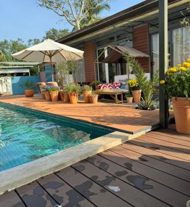 Long Ho Bed & Breakfast | Discover Lọ Lem Homestay: Pet-Friendly Oasis with Pool