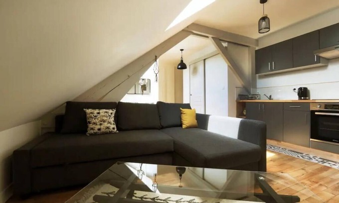 Tours Apartment | L'Âme de l'Artiste - Velpeau district