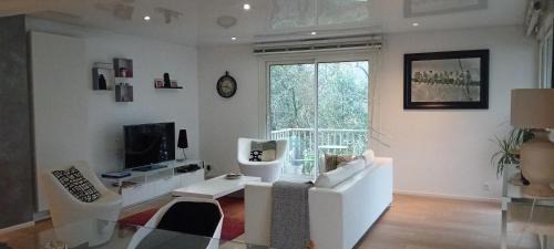 Grillaud - Proce Apartment | Family-Friendly L’Écrin du Parc Near City Center