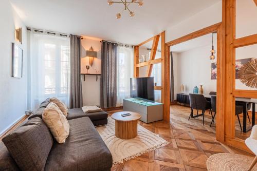 Krutenau Apartment | Stylish L'Écrin Strasbourgeois - T3 with Large Terrace