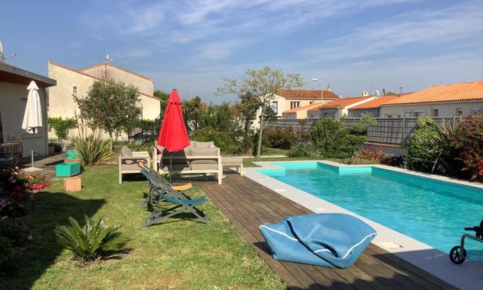 Les Sables d'Olonne House | Beachfront Bliss at L’ écume de mer - Rated 9.6/10