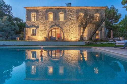 Mougins Villa | Elegant Stone Bastide with Ocean View in Mougins