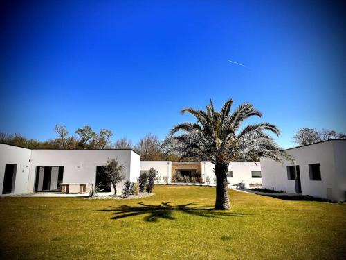 Lagord House | Lovely L'émeraude Hotel with Garden & Family-Friendly Vibe