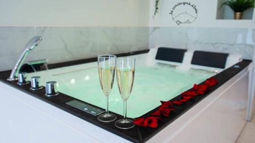 Chamalieres Apartment | Romantic Retreat at L'émeraude with Hot Tub & Wifi