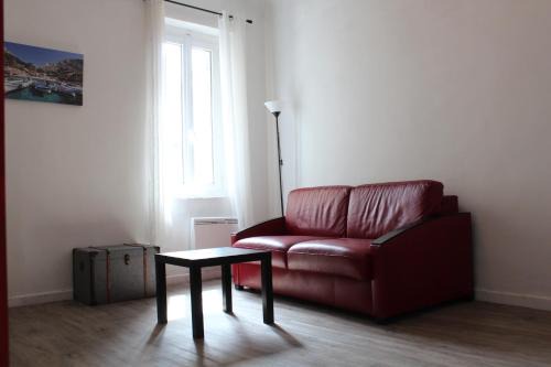 1st Arrondissement Apartment | Discover L'Éphémère Canebière - Gambetta: Pet Friendly Haven