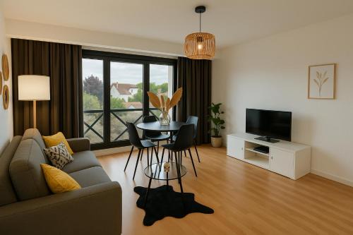 Epinay-sur-Orge Apartment | Kid-Friendly Stay at L'Épi d'Orge - Paris, Orly