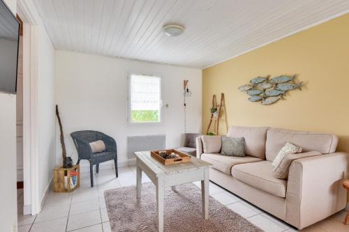 L'Epine House | Relaxing Getaway at L'épine - Garden View & Family-Friendly